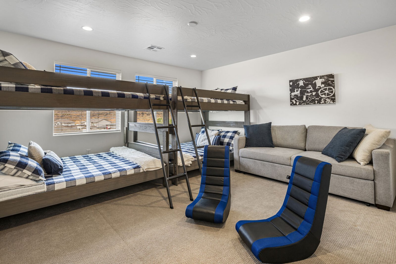 Bunk room laid out for golfers